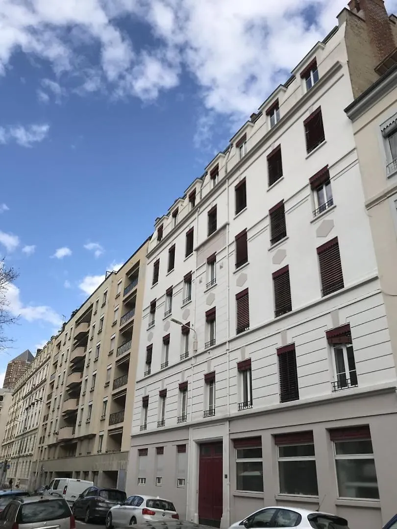 La Suite à Léon - Lyon Garibaldi 0*,